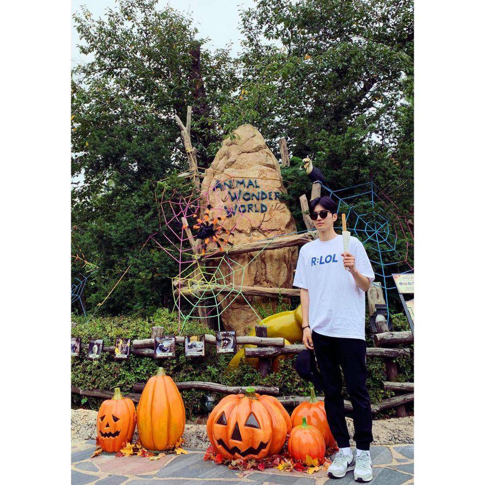 Kang Hoon (instagram.com/khoonyy)