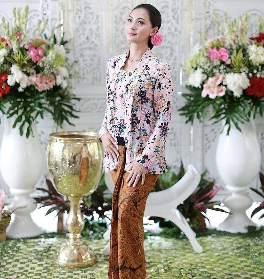 Della Puspita (instagram.com/dellapuspita00)