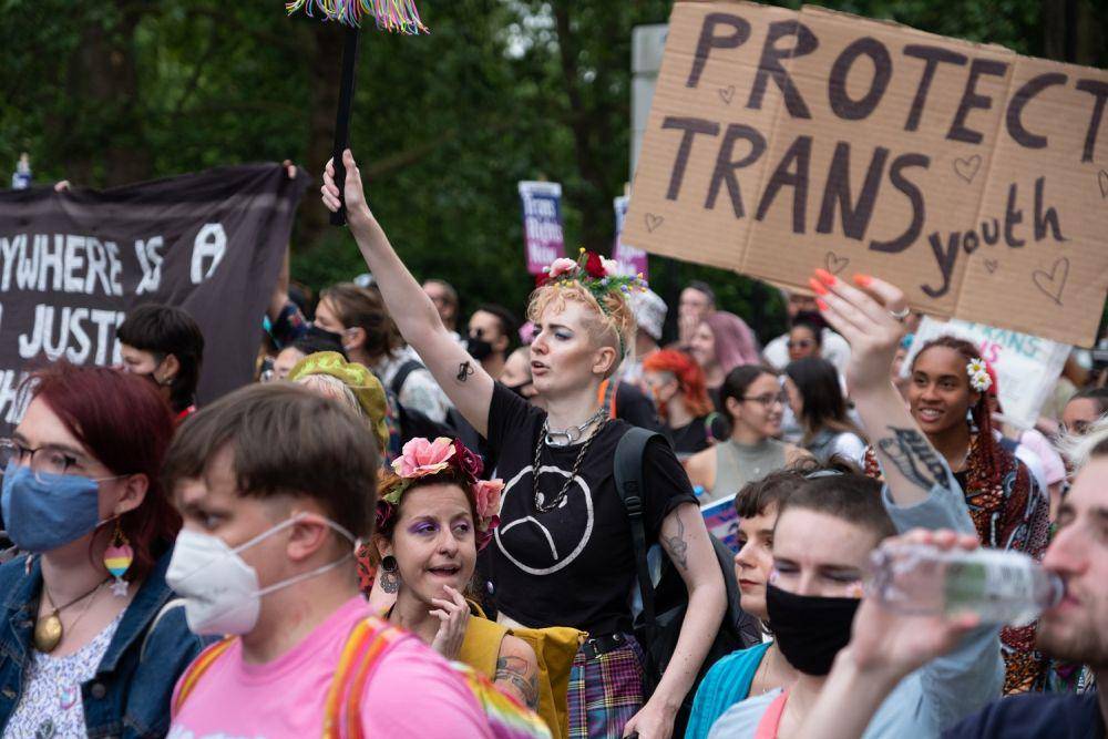 ilustrasi transgender (unsplash.com/Ehimetalor Akhere Unuabona)