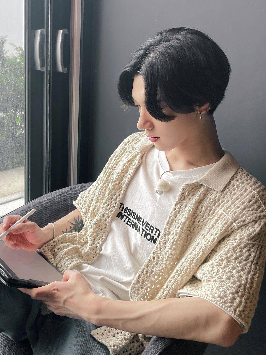 potret Ten WayV pada konten "The Summer Talk" (twitter.com/WayV_official)