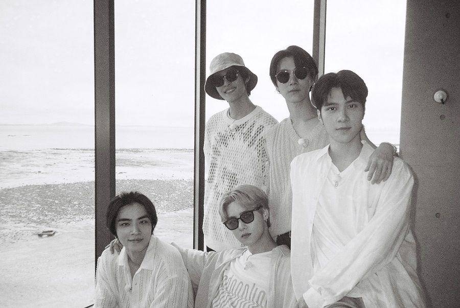 Potret lima member WayV untuk konten "The Summer Talk" (twitter.com/WayV_official)