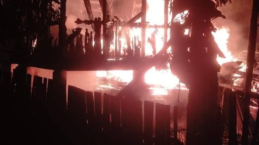 (Salah satu rumah warga yang terbakar di Sungai Keruh, Muba) IDN Times/Istimewa