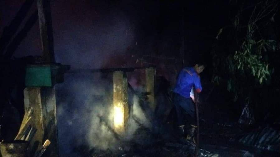 (Salah satu rumah warga yang terbakar di Sungai Keruh, Muba) IDN Times/Istimewa