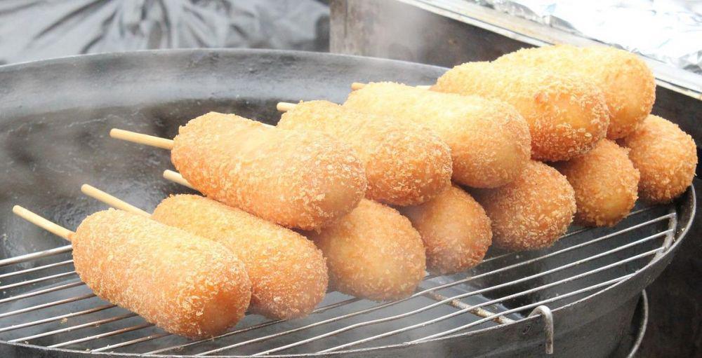 ilustrasi corndog roti tawar (pixabay.com/Khuc Dat)