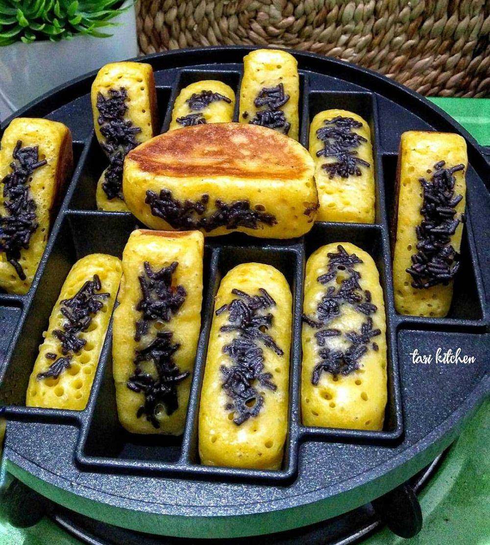 pukis labu kuning (instagram.com/tari.kitchen)