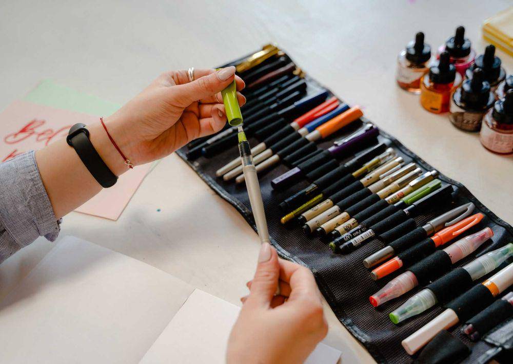 ilustrasi pulpen (pexels.com/shkrabaanthony)