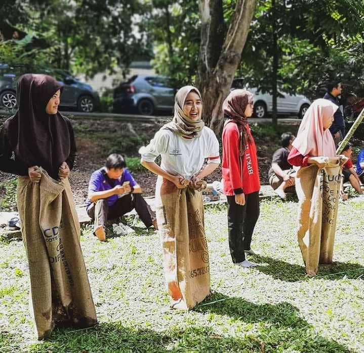 lomba balap karung (instagram.com/bpthwilayah1)