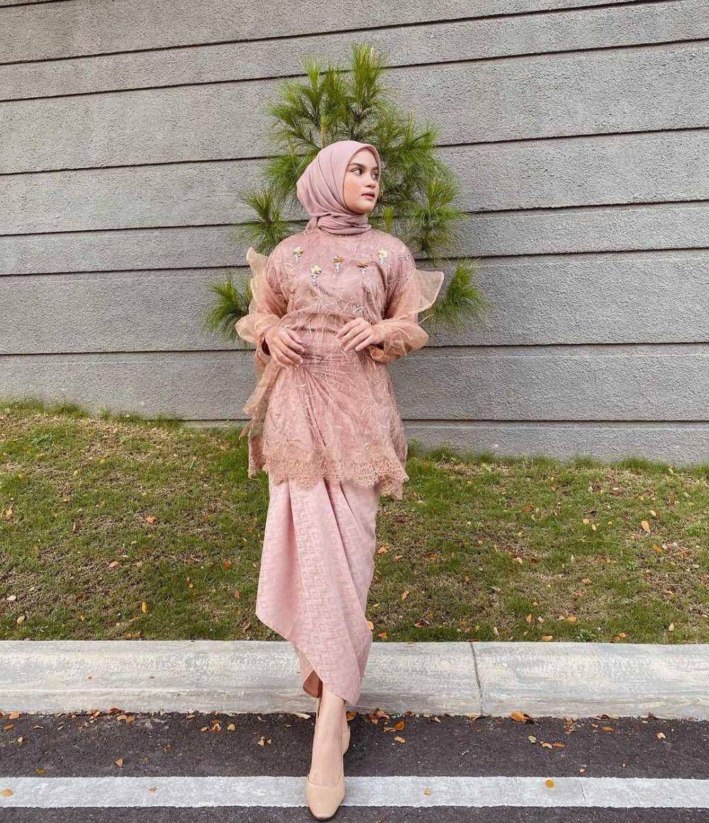 Potret OOTD (Instagram.com/helwabasheel)