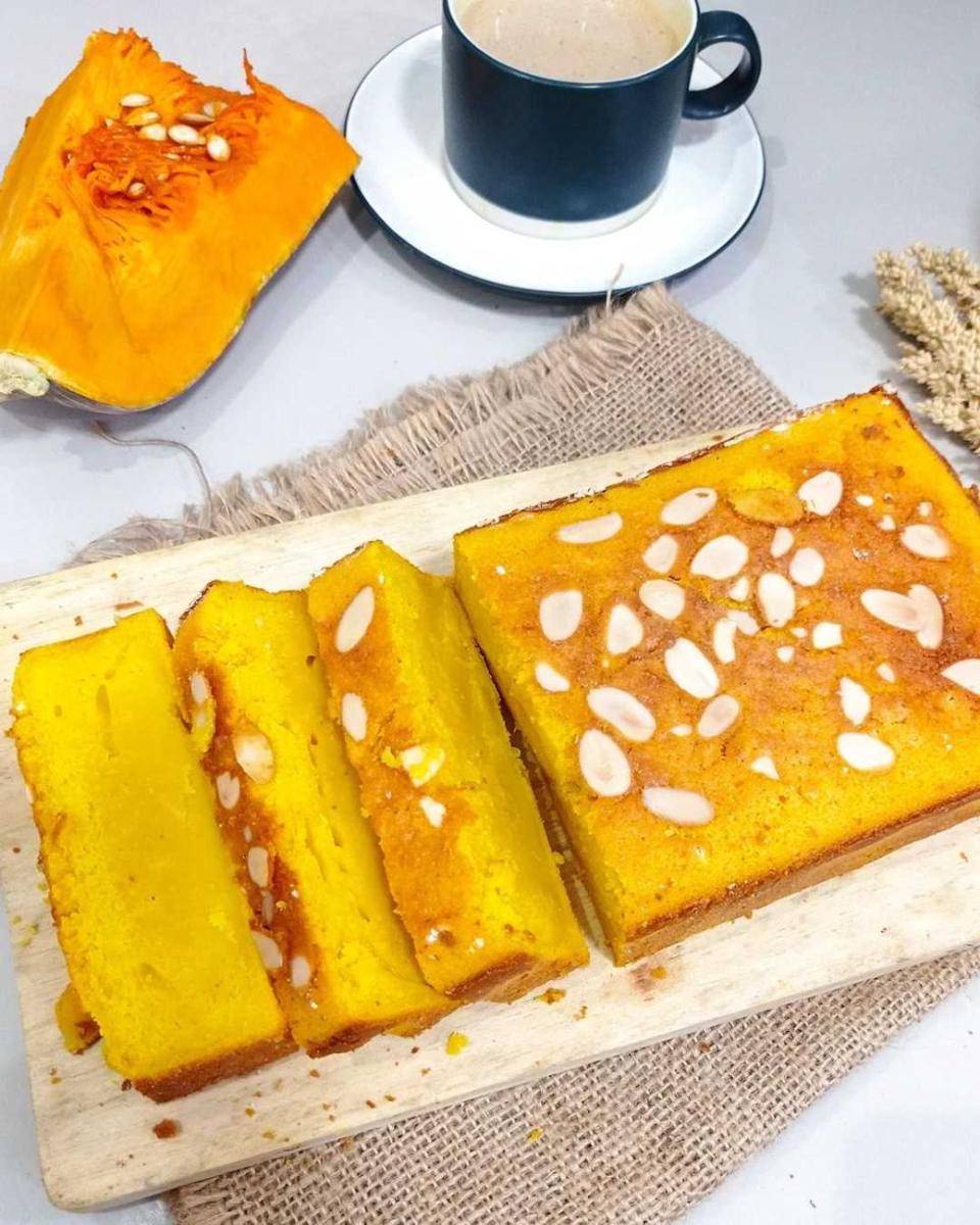 pumpkin cake (instagram.com/tira_silvianti)