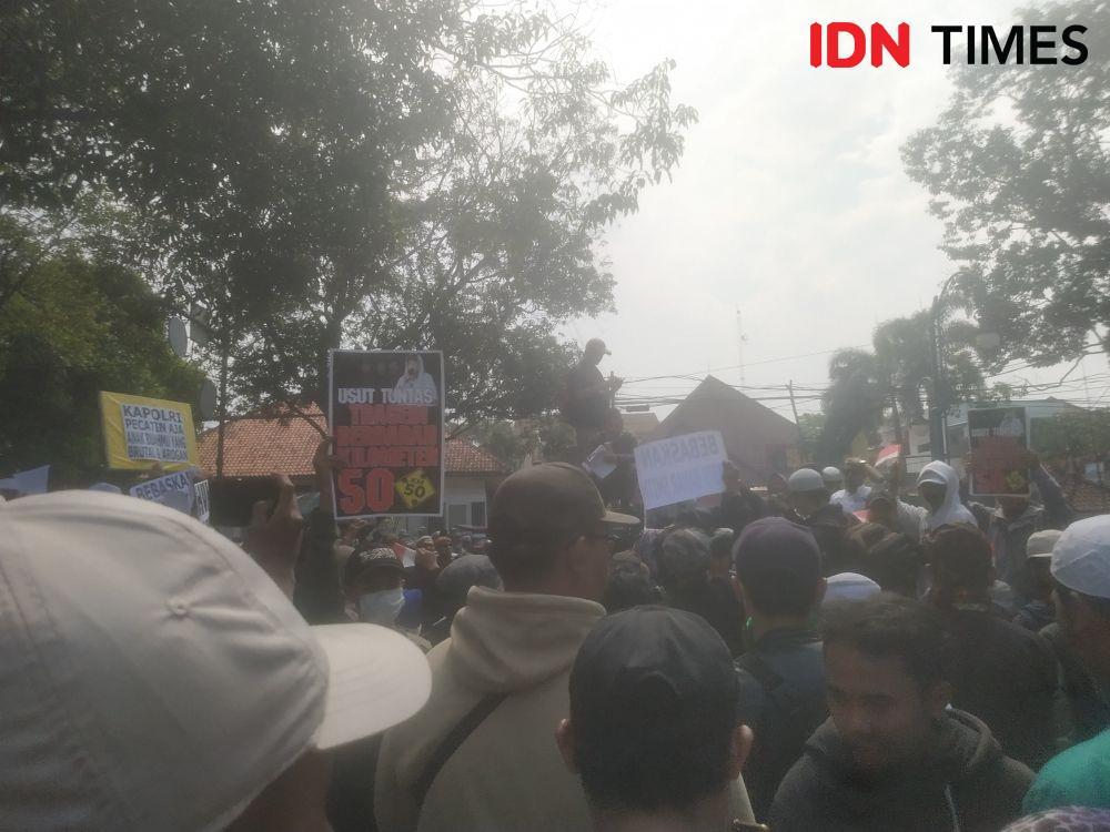 Jelang Vonis, Ratusan Pendukung Bahar bin Smith Datangi PN Bandung