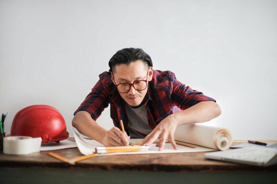 ilustrasi arsitek (pexels.com/Andrea Piacquadio)