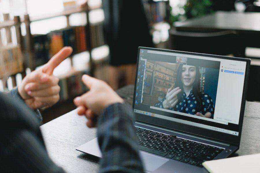 4 Cara Mengubah Bahasa di Laptop dari Windows dan Macbook