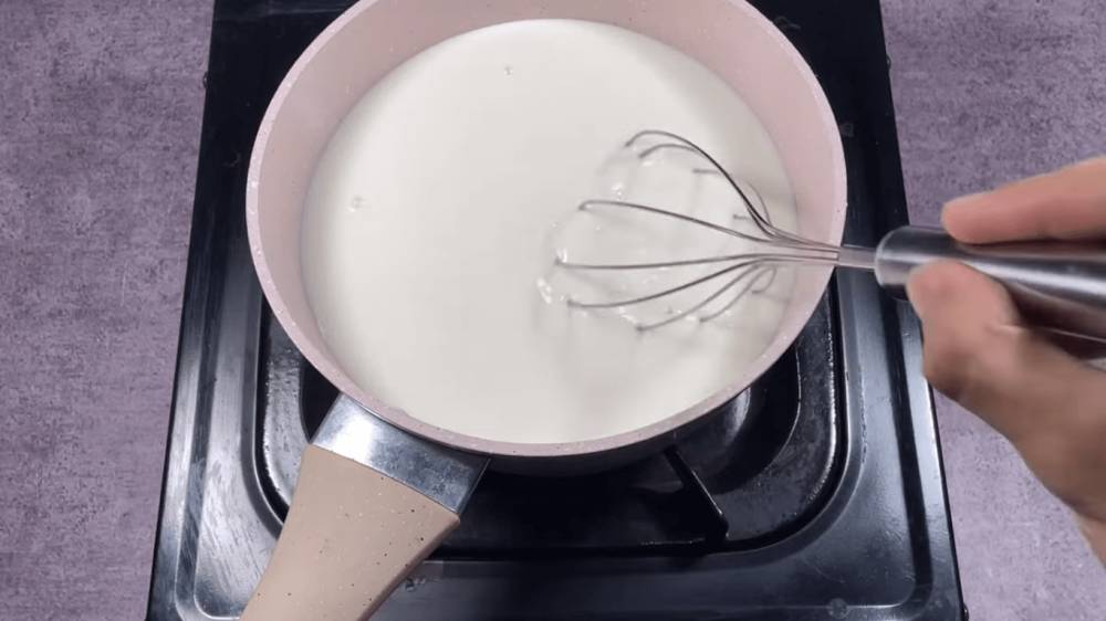 ilustrasi membuat puding putih (youtube.com/Dapur NuuNuu)