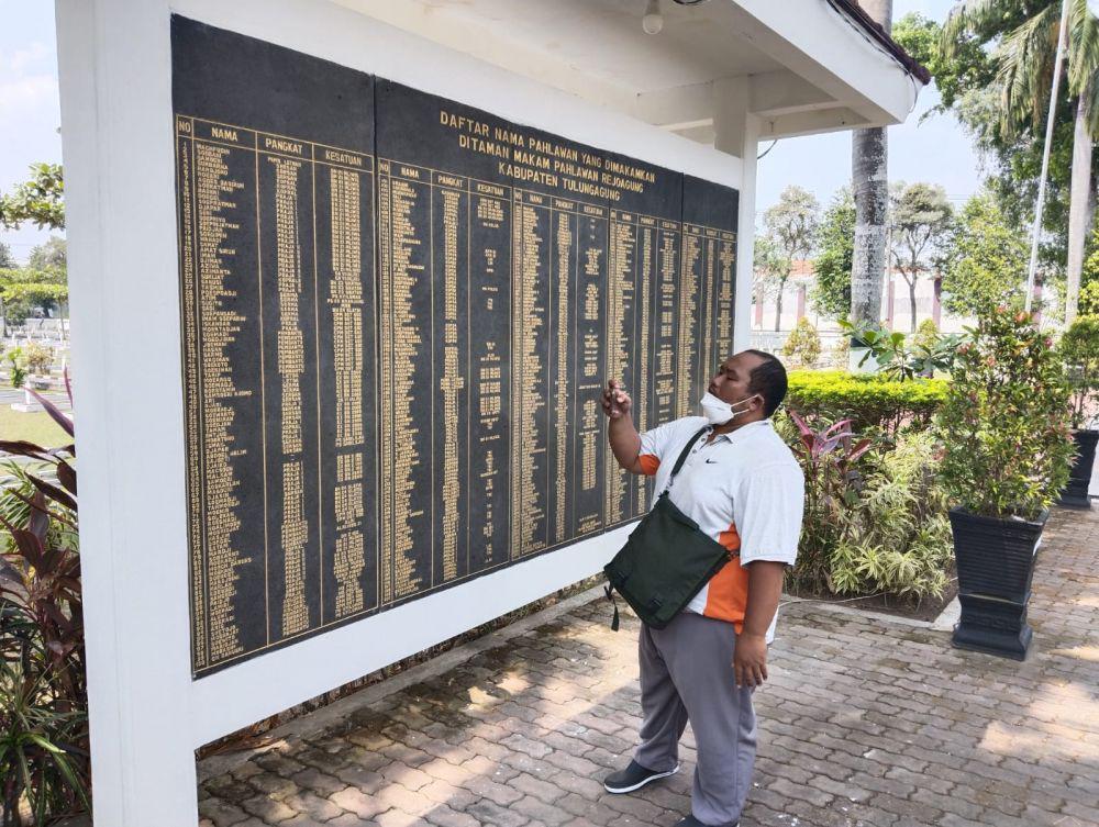Daftar nama pahlawan di TMP Rejoagung, Tulungagung. IDN Times/ Bramanta Pamungkas