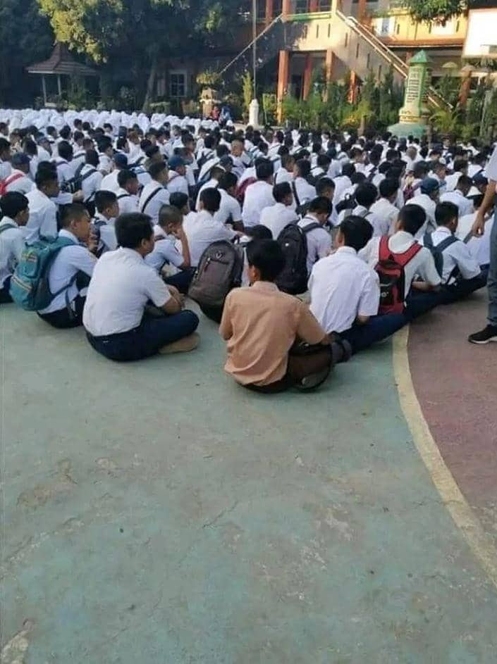 kejadian tak terduga saat upacara (instagram.com/awreceh.id)