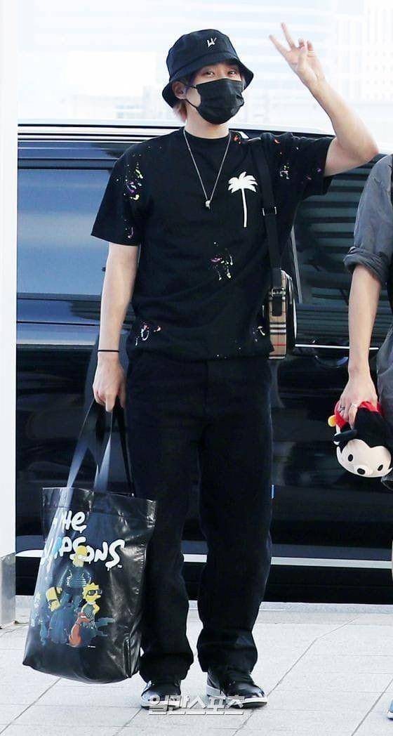 ide outfit Jacob THE BOYZ (twitter.com/TheDailyNoona)