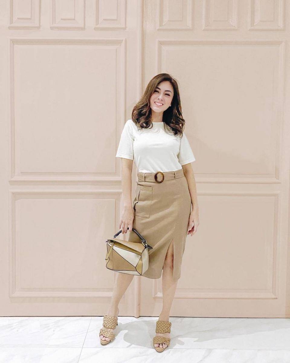 office look ala Dhena Devanka (instagram.com/dhenaaldhaliadevanka)