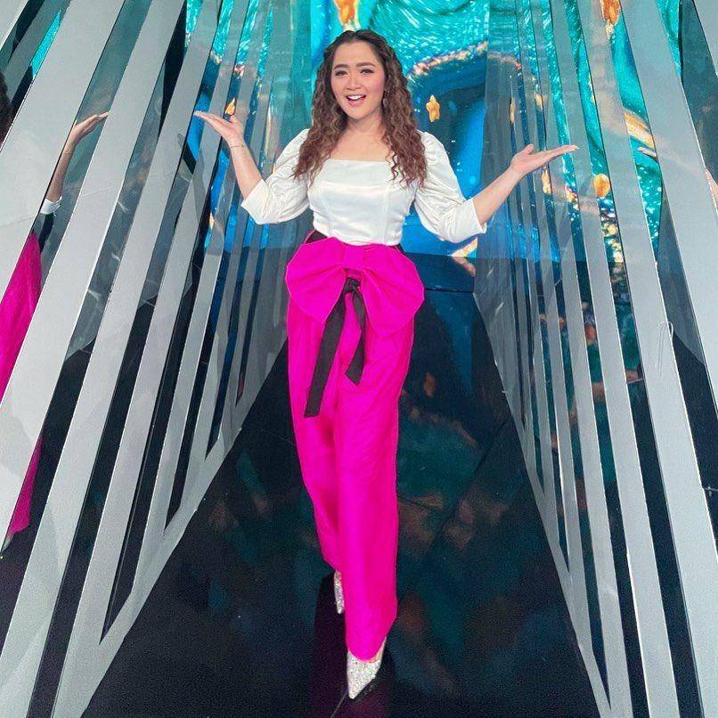 outfit cetar ala Vega Darwanti (instagram.com/vegadarwanti123)