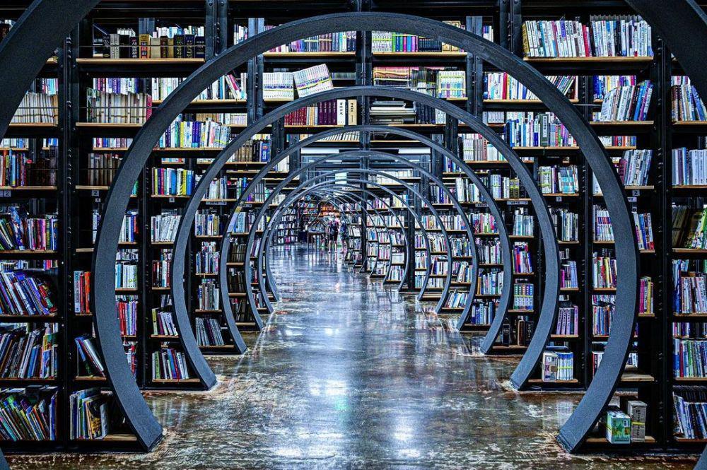 9 Fakta Seoul Book Bogo, Jadi Lokasi Syuting KDrama Hotel del Luna