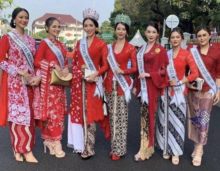 Puteri Indonesia (instagram.com/laksmination)