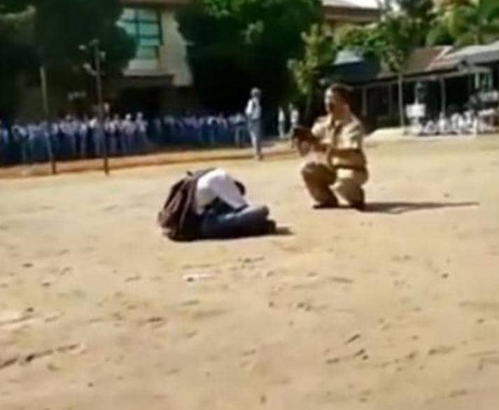 kejadian tak terduga saat upacara (instagram.com/makassar_iinfo)