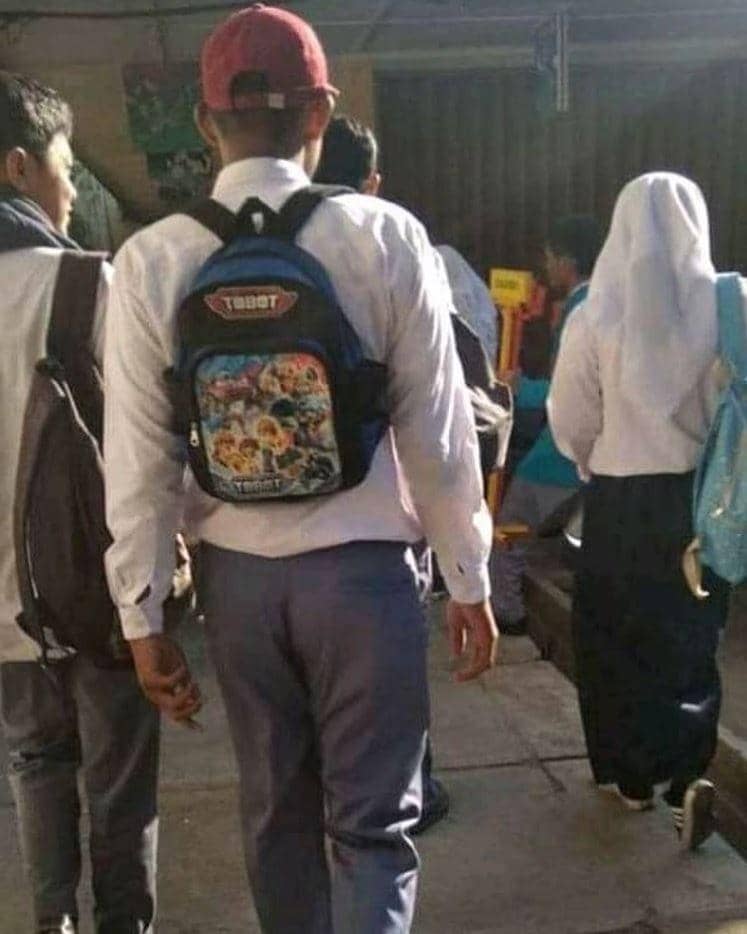 kejadian tak terduga saat upacara (instagram.com/receh.id)