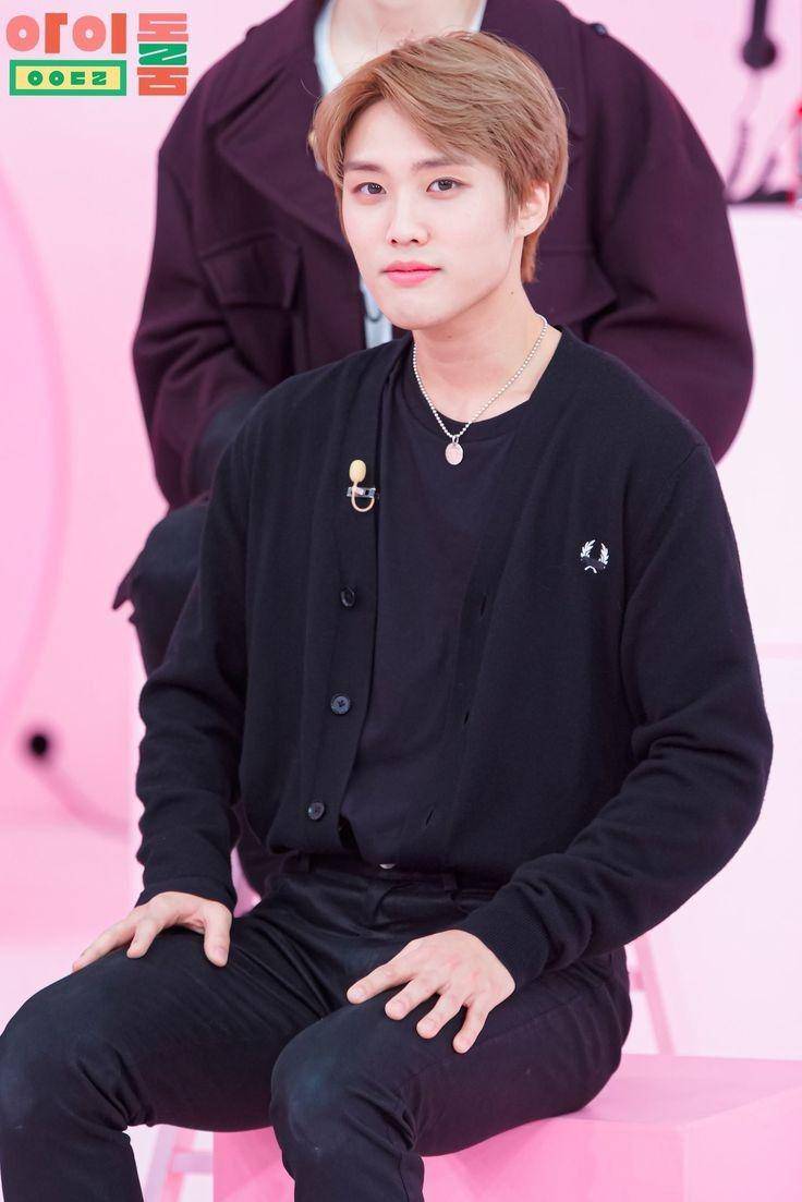 ide outfit Jacob THE BOYZ (twitter.com/TheDailyNoona)