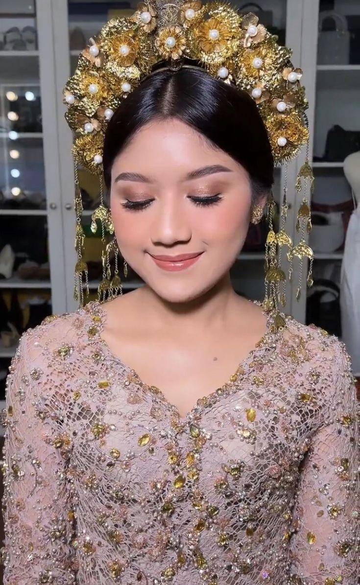 Erina Gudono (instagram.com/marlenehariman)