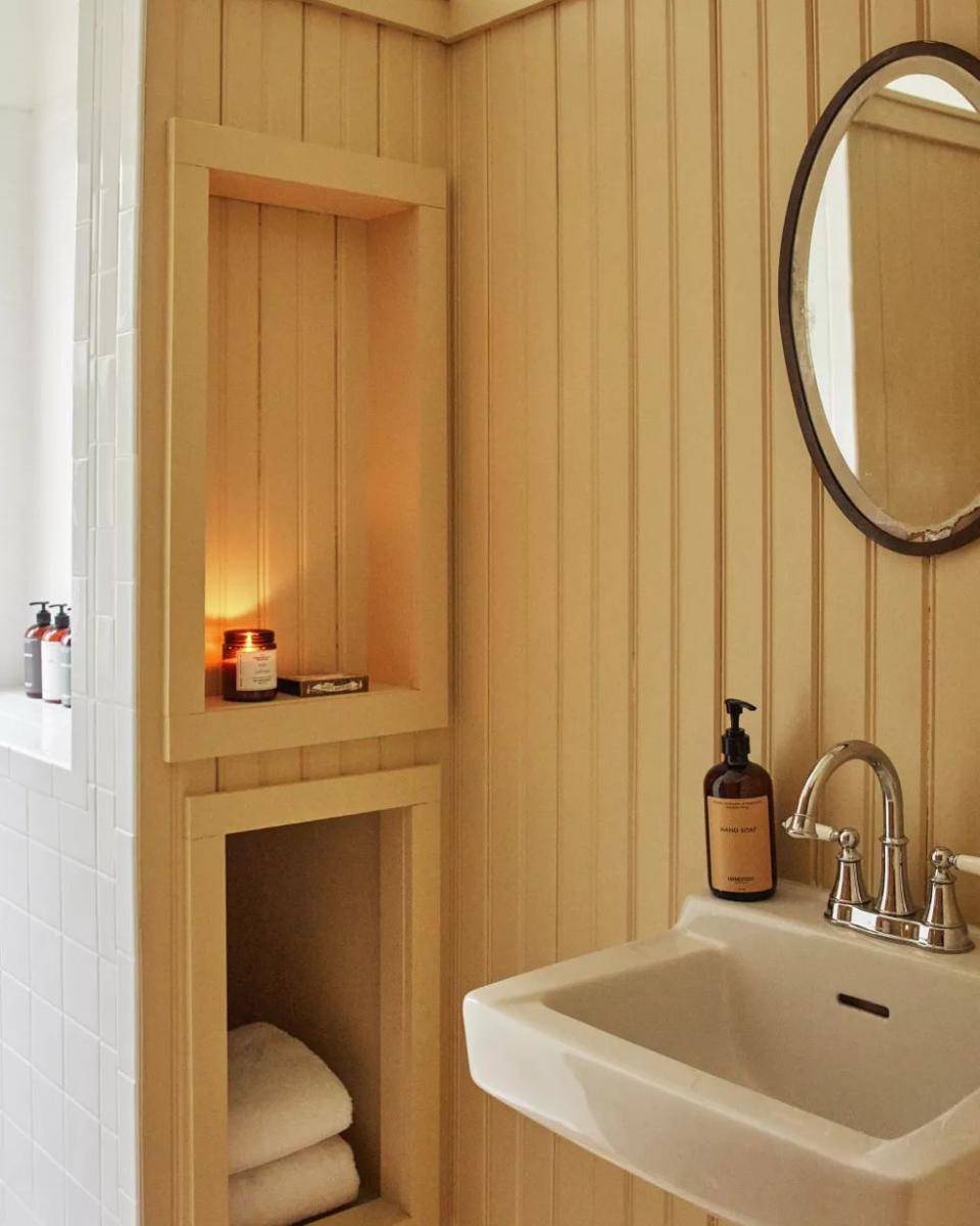 inspirasi dekorasi kamar mandi modern farmhouse (livingetc.com)