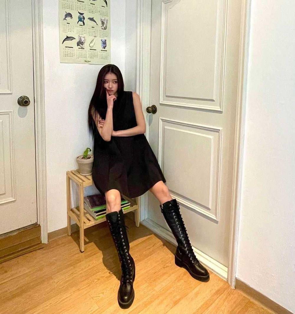 10 Inspirasi Outfit Stylish ala YooA Oh My Girl, Keren dan Trendi!