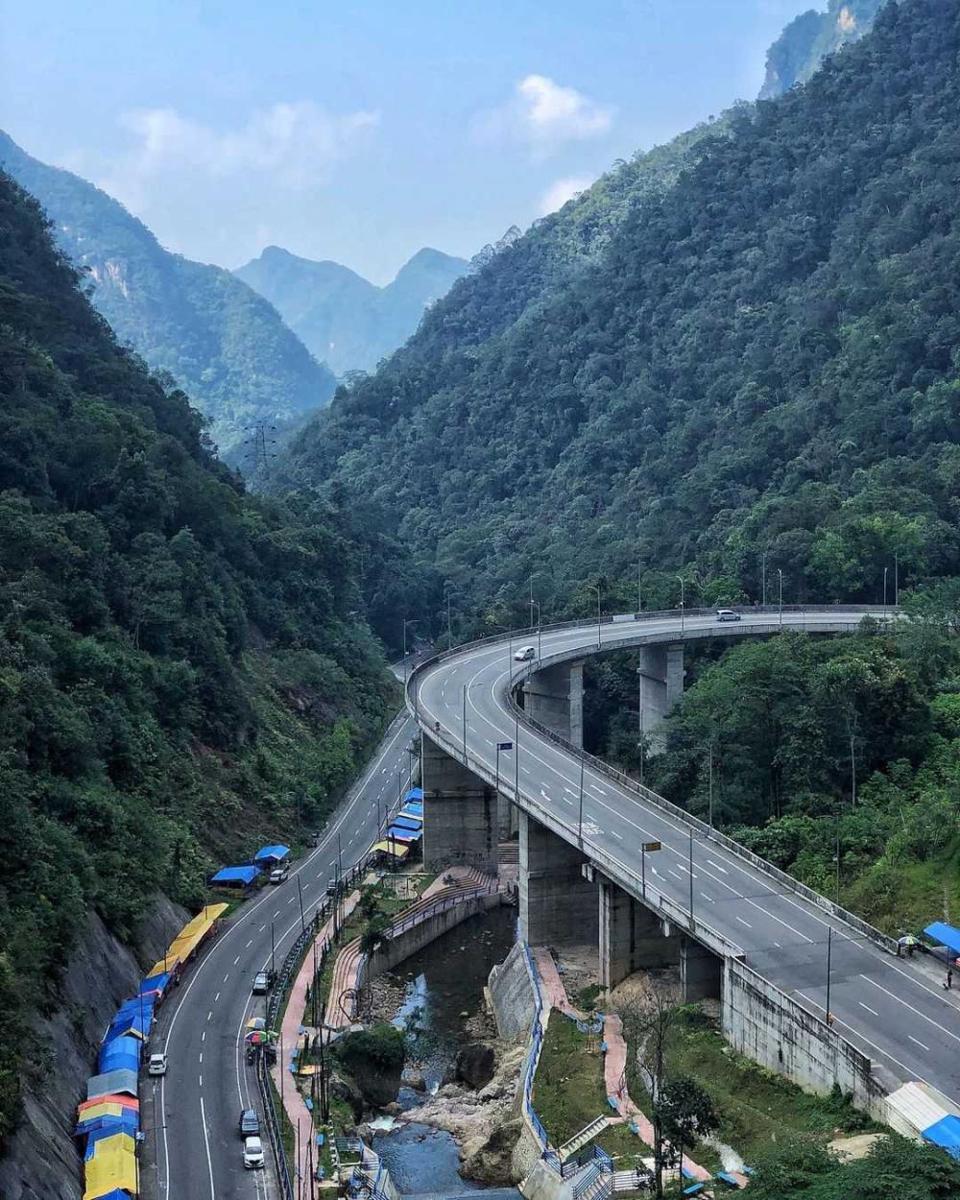 Kelok Sembilan (instagram.com/devizenovia_)