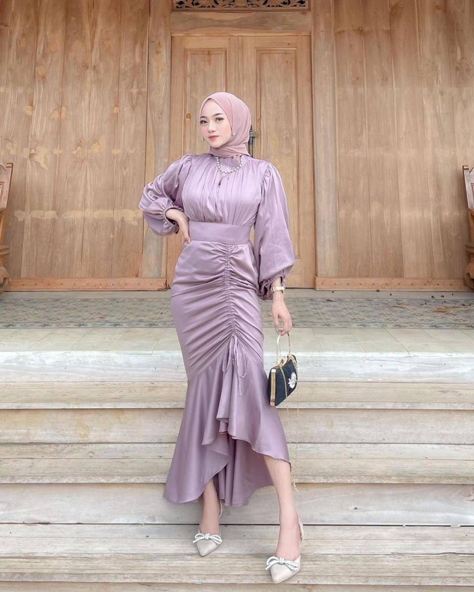inspirasi outfit wisuda selain kebaya (instagram.com/hanifadl_)