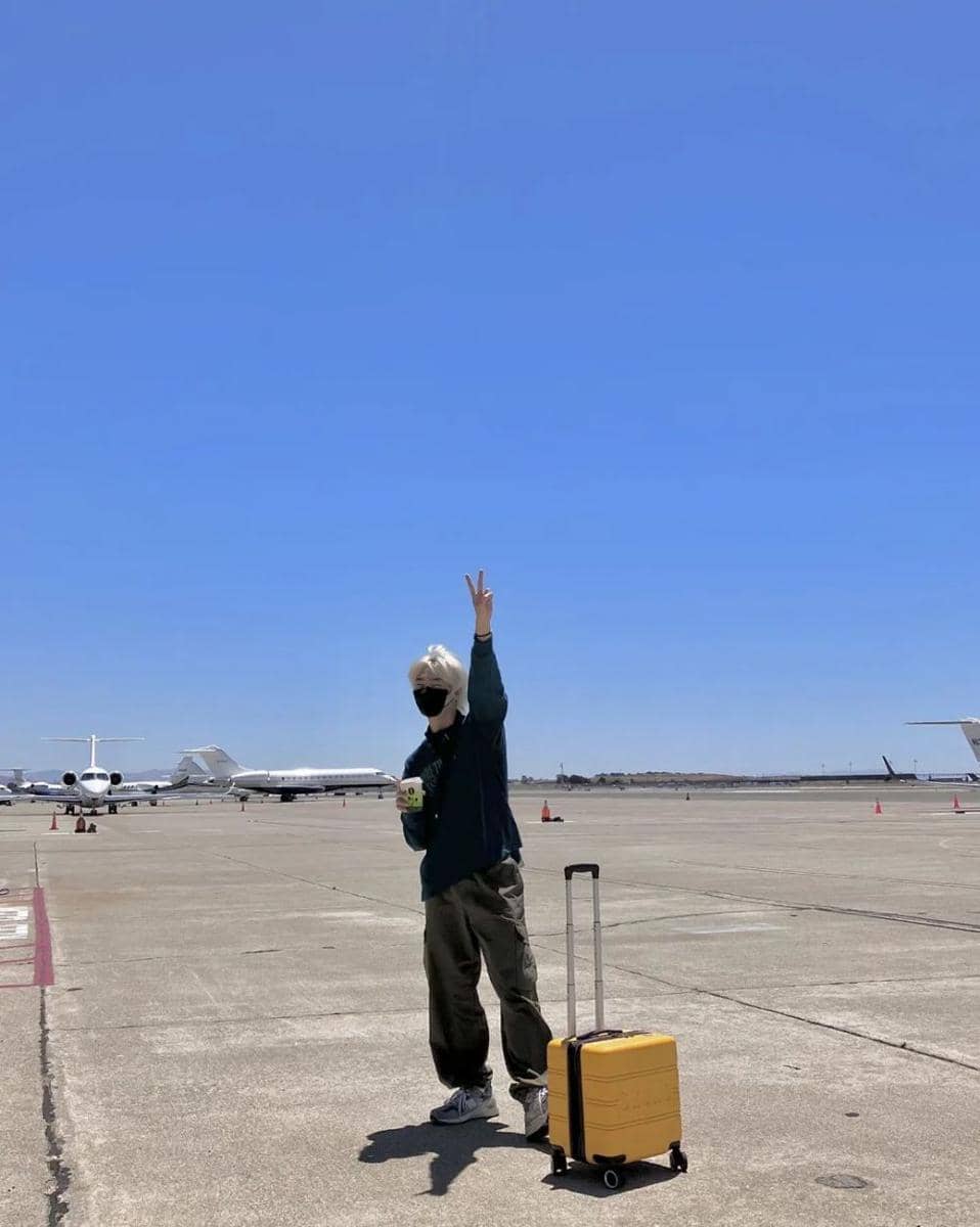ide pose foto ala I.N SKZ (instagram.com/realstraykids)