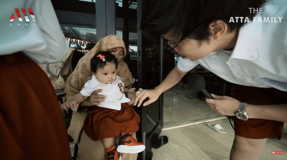 momen Atta merayakan Hari Kemerdekaan Indonesia (YouTube.com/AH)