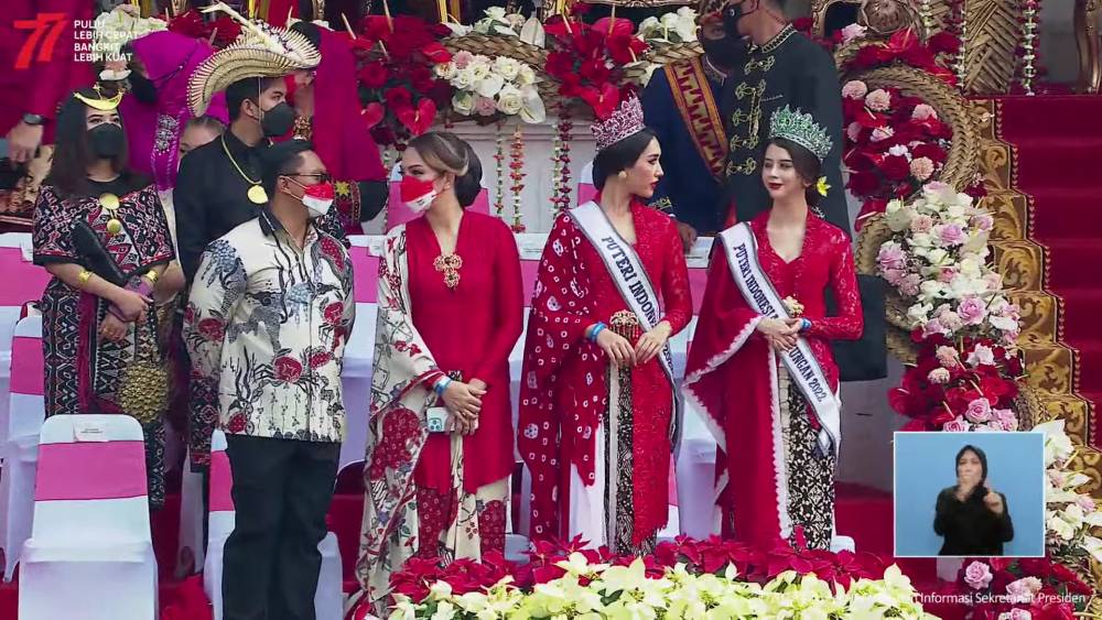 Gaya Kebaya dan Baju Adat Artis saat Upacara Kenegaraan di Istana Merdeka (youtube.com/Sekretariat Presiden)