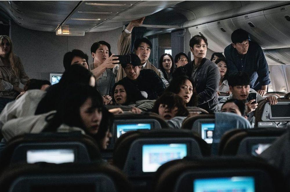 cuplikan film Emergency Declaration (instagram.com/showbox.movie)