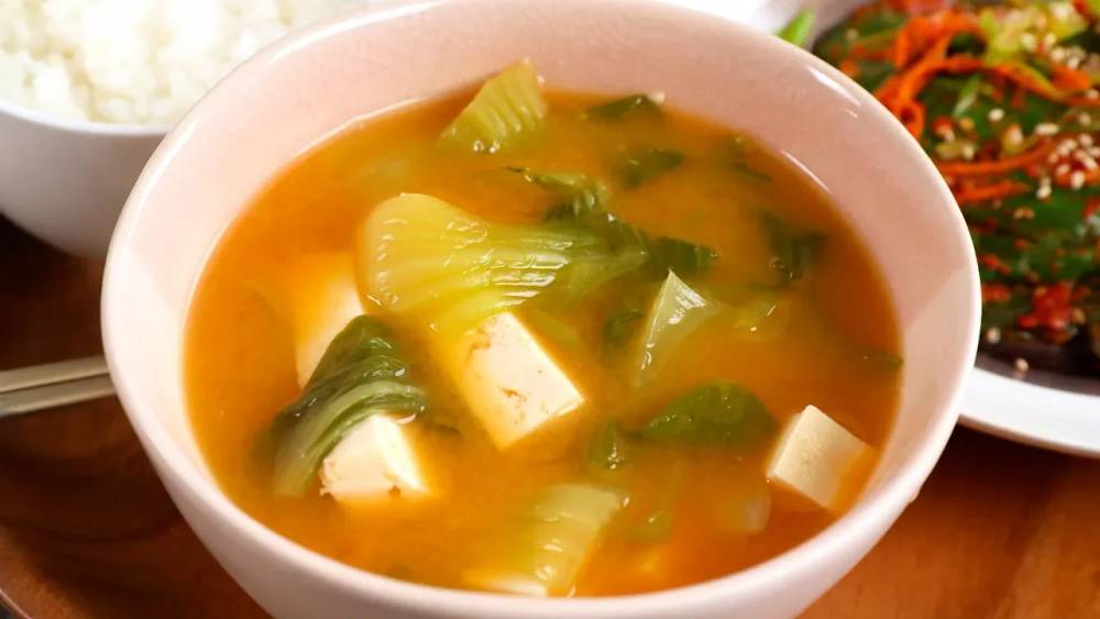 Cheonggyeongchae dubu-doenjangguk (maangchi.com)