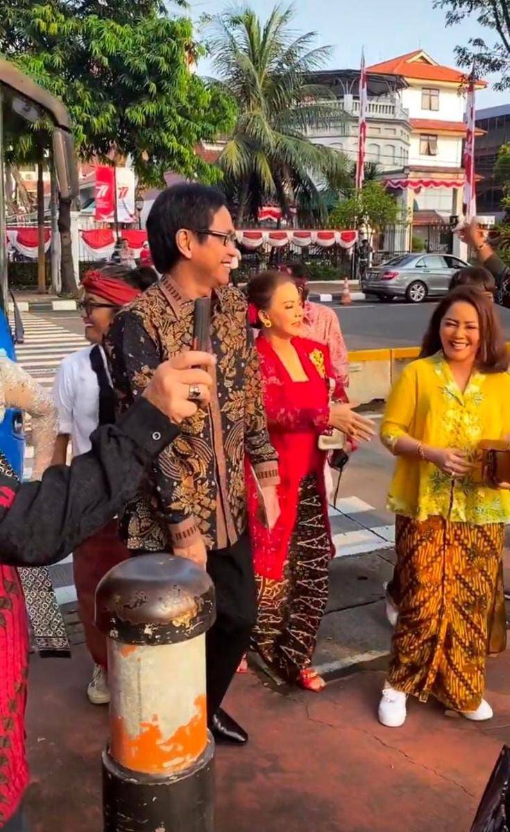 Gaya Kebaya dan Baju Adat Artis saat Upacara Kenegaraan di Istana Merdeka (instagram.com/kekeadiba)