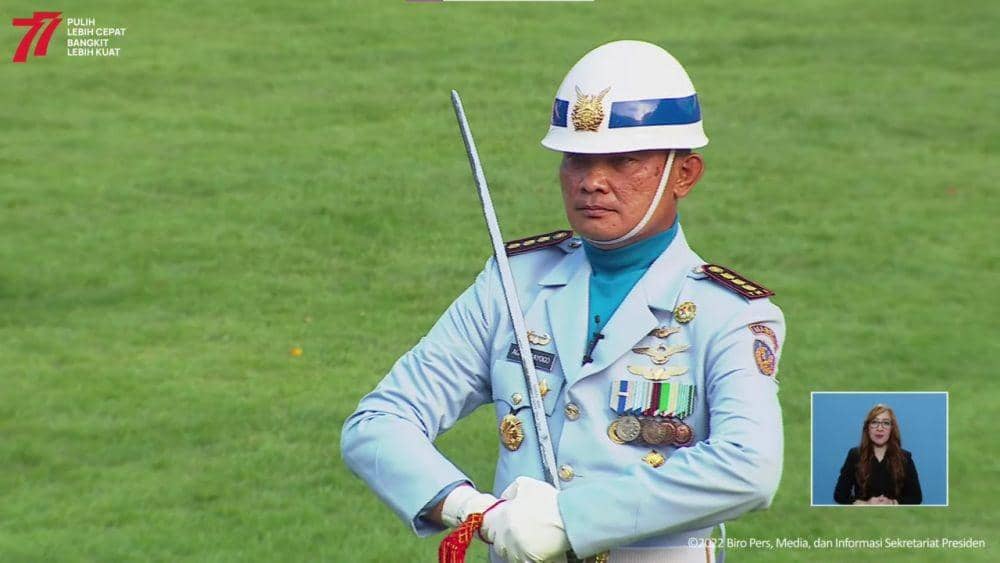 Profil Kolonel Agni Prayogo, Komandan Upacara Penurunan Bendera Istana
