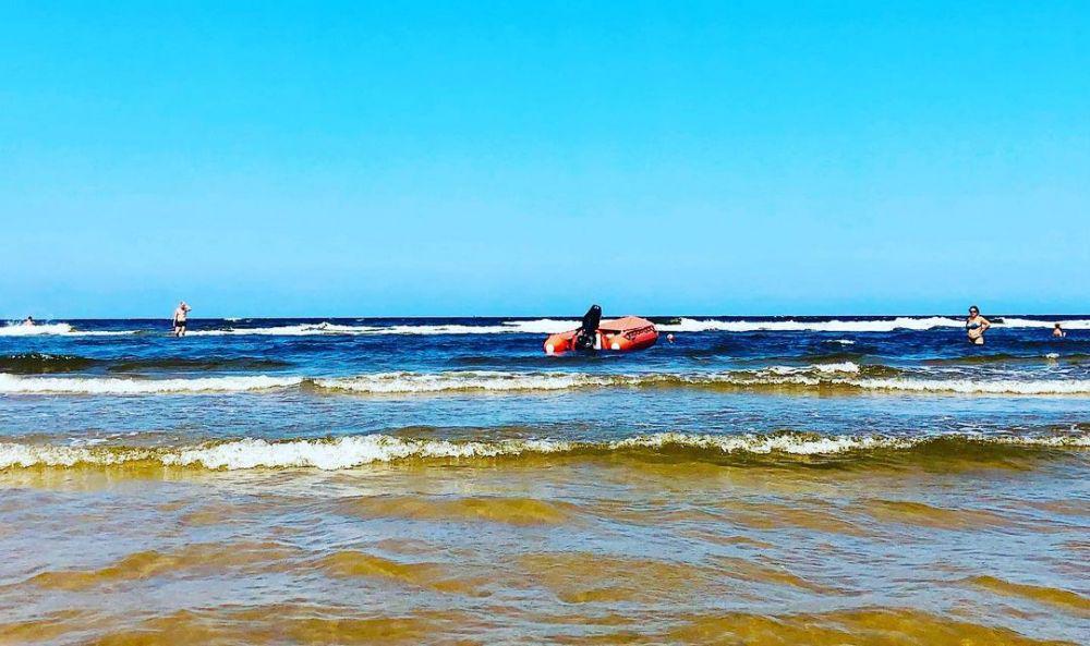 Vakarbulli Beach (instagram.com/obasevachild)