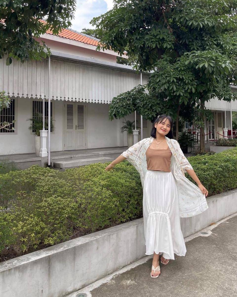 padu padan outer ala selebgram Jesicaceren (instagram.com/jesicaceren)