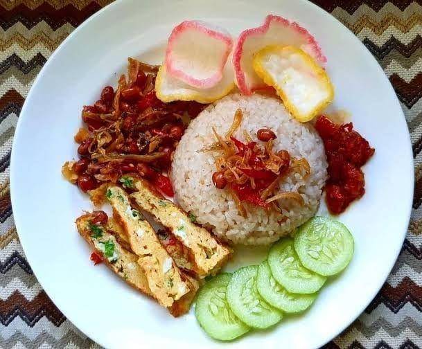 Ilustrasi nasi uduk (instagram.com/azzura_kitchensiteba)