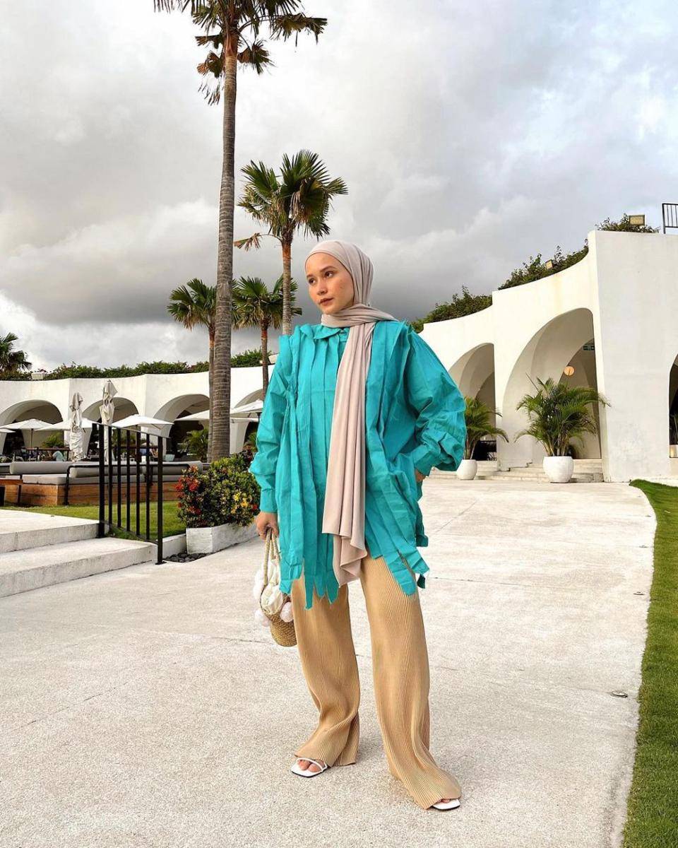 inspirasi outfit ibu hamil hijab ala nissa chair (instagram.com/nissachair)