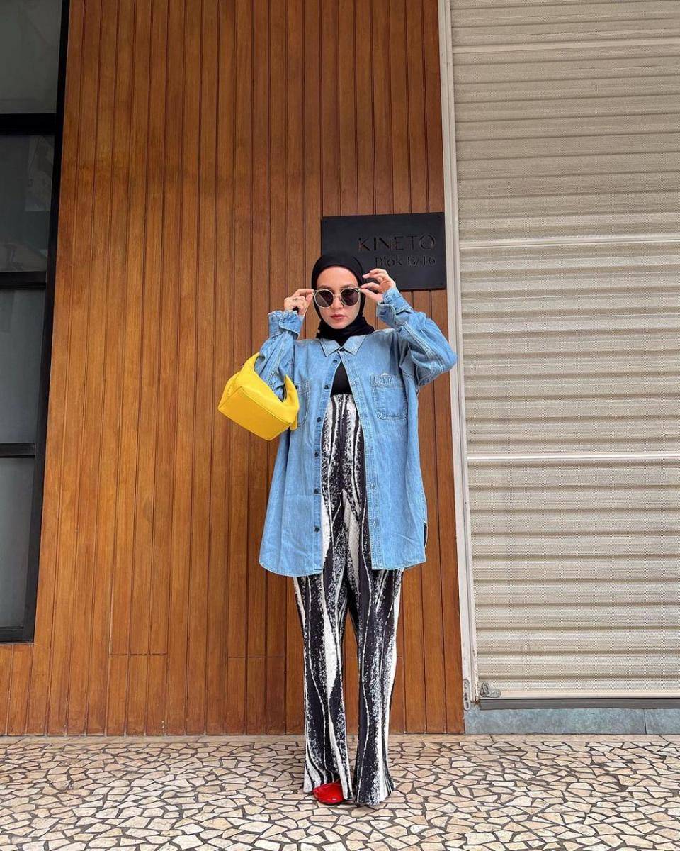 inspirasi outfit ibu hamil hijab ala nissa chair (instagram.com/nissachair)
