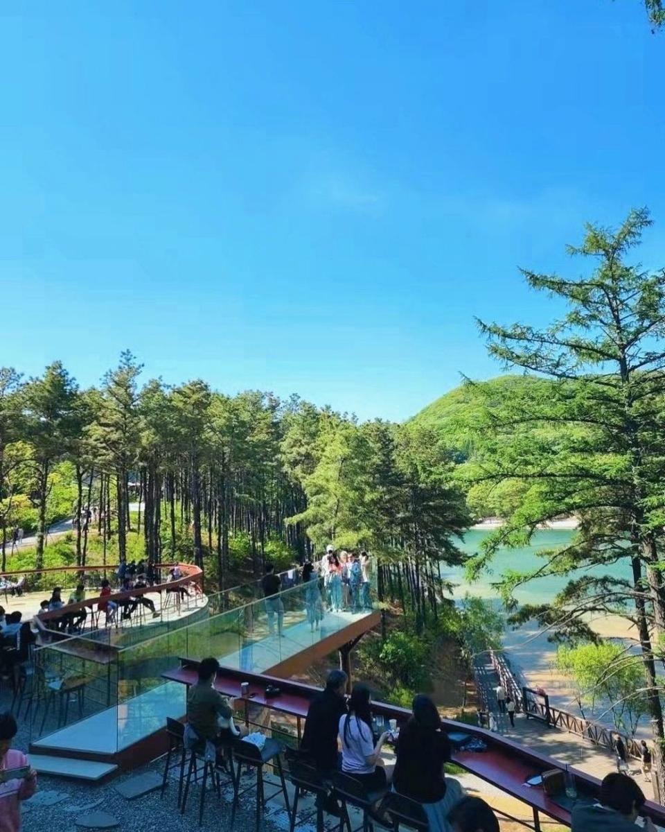 Red Bridge Paju (instagram.com/redbridge_paju)