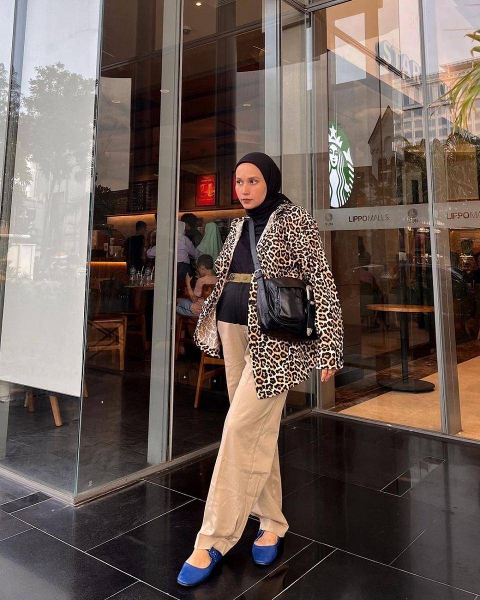 inspirasi outfit ibu hamil hijab ala nissa chair (instagram.com/nissachair)