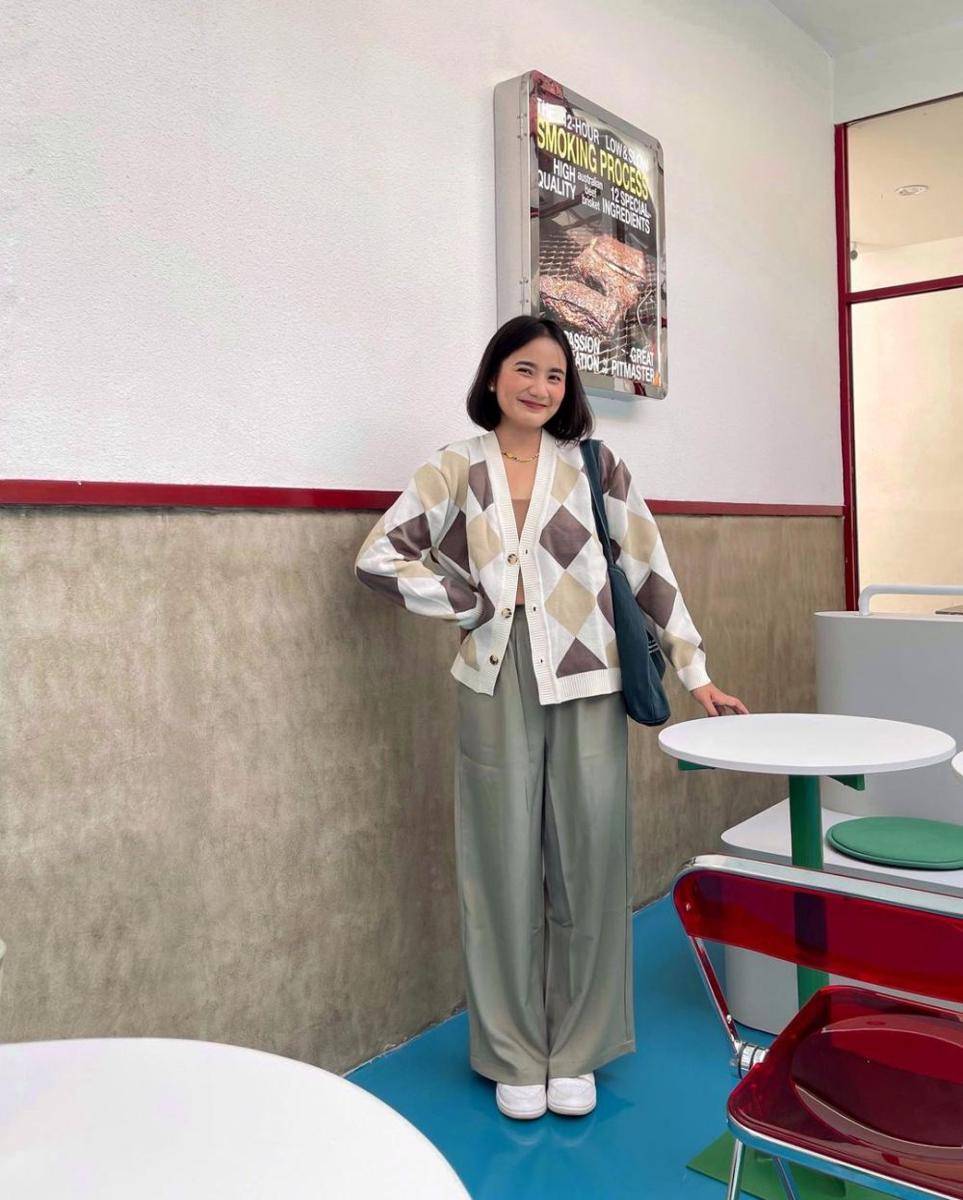 padu padan outer ala selebgram Jesicaceren (instagram.com/jesicaceren)