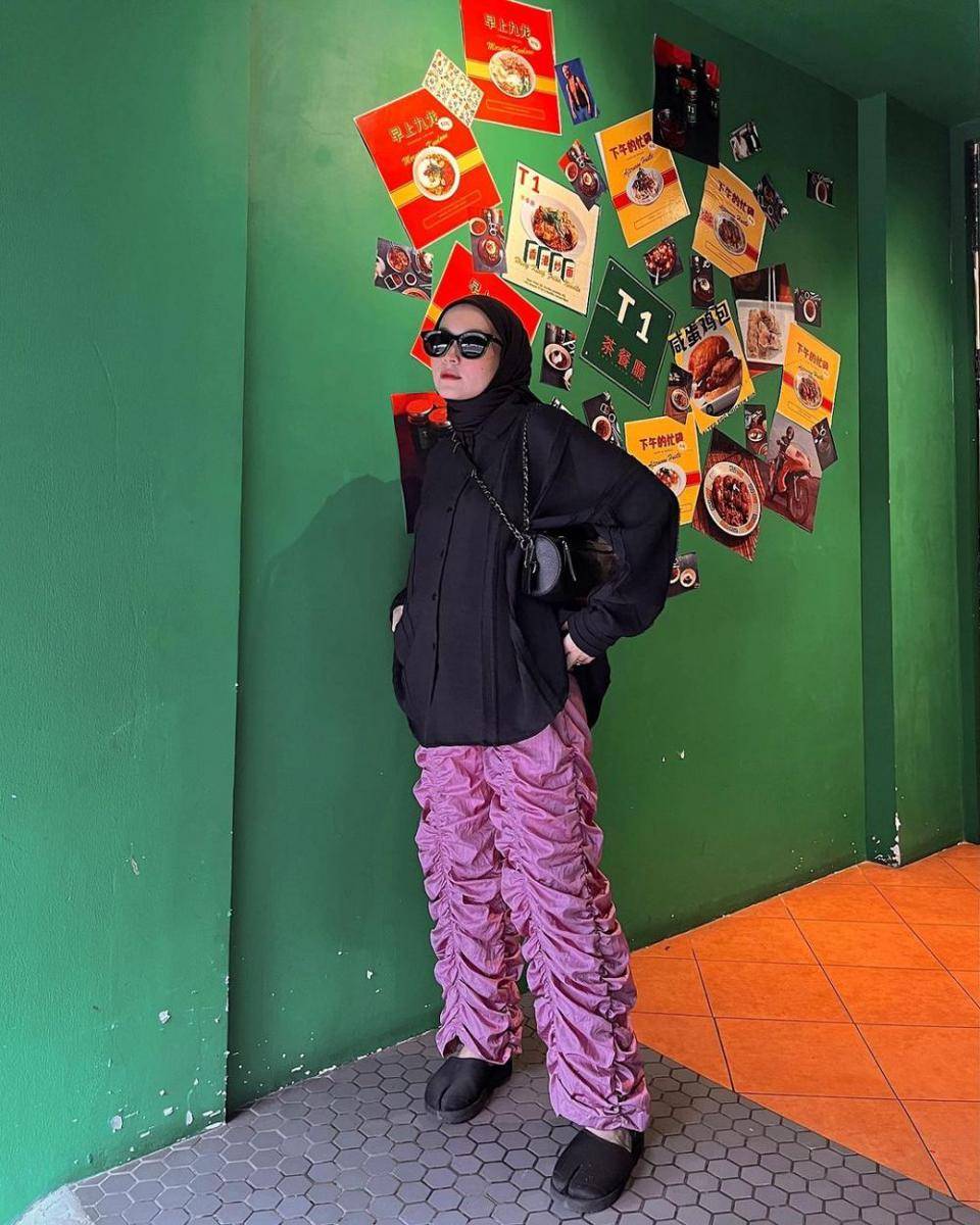 inspirasi outfit ibu hamil hijab ala nissa chair (instagram.com/nissachair)