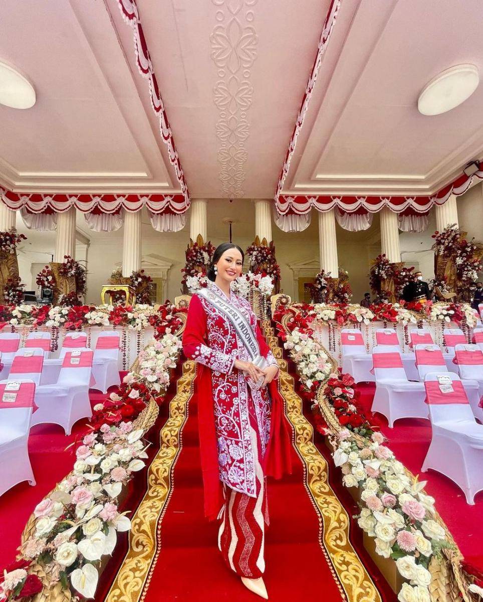 Potret beauty queen Indonesia saat Merayakan HUT ke-77 RI (Instagram.com/ayumaulida97)