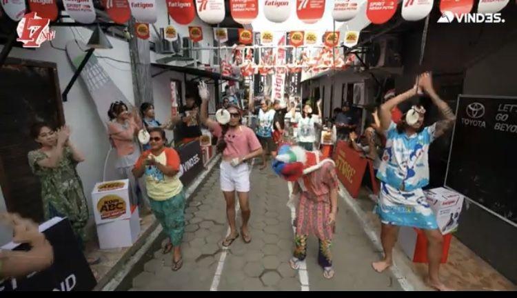 10 Momen Keseruan Vincent dan Desta Gelar Lomba 17an di Gang Sempit